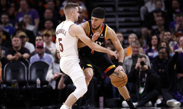 德信体育-太阳客场惨败，布克失去手感难以奏效