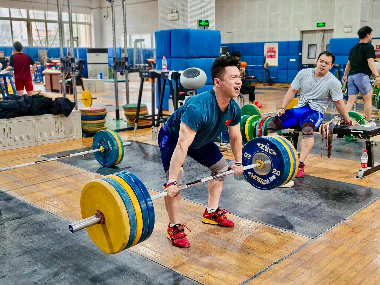 德信app-重庆队主帅施压，球员积极备战力争全面胜利